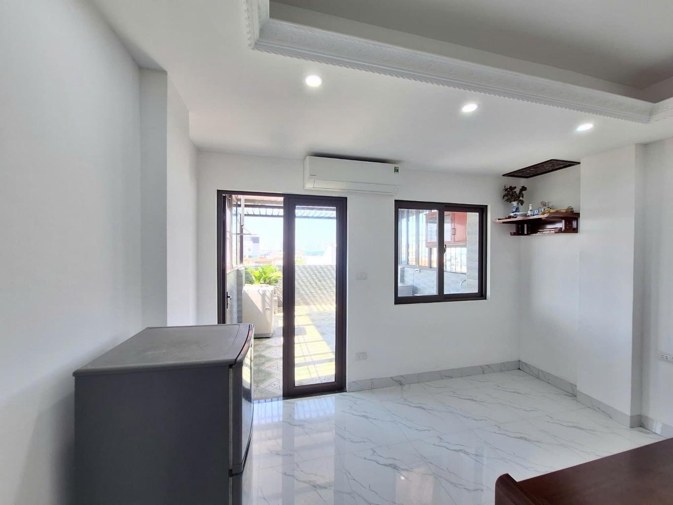 Bán nhà Nguyễn Chính - diện tích 84m2 8 tầng - Ô TÔ - giá 22 tỷ