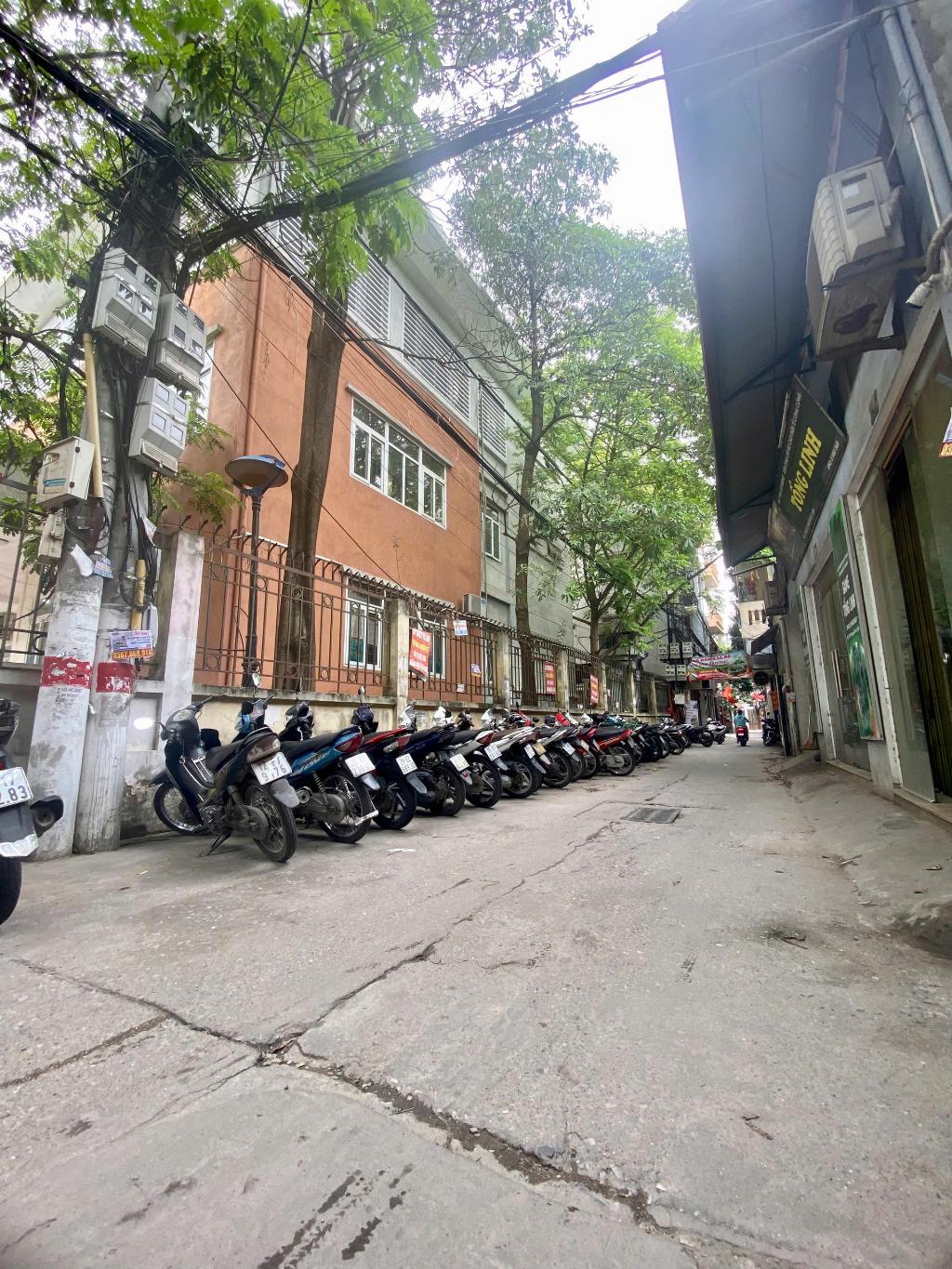 Bán nhà Nguyễn Đức Cảnh - diện tích 49.3m2 1 tầng - Mặt ngõ thông, ô tô qua - giá 7,8 tỷ