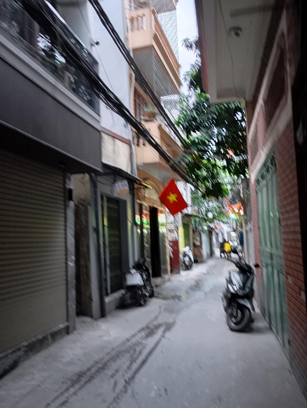 Bán nhà Nguyễn Đức Cảnh - diện tích 49.3m2 1 tầng - Mặt ngõ thông, ô tô qua - giá 7,8 tỷ