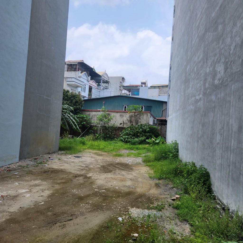 Bán nhà Nguyễn Đức Cảnh - diện tích 80.2m2 1 tầng - mặt ngõ ô tô vào nhà - giá 23 tỷ