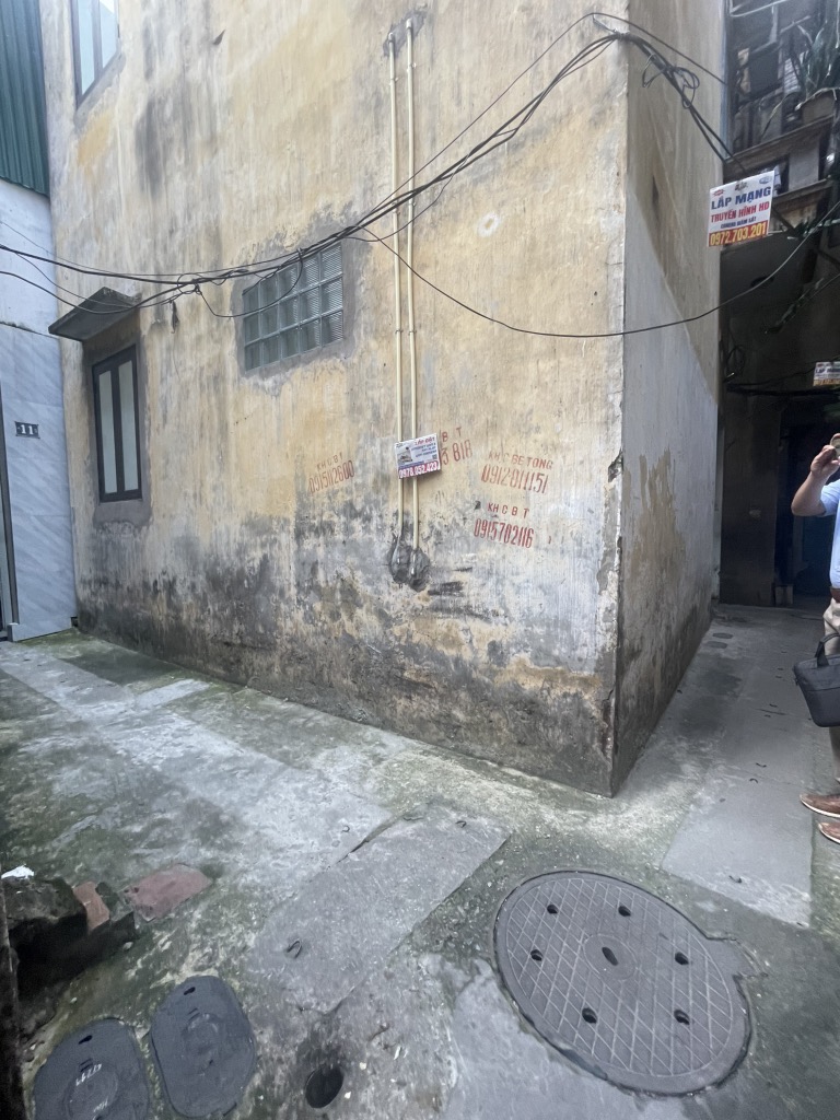 Bán đất tặng nhà Đỗ Thuận (Tô Hoàng) giá 5,5 tỷ - 47m2 sổ đỏ - mặt tiền 5.7m - trung tâm Hai Bà Trưng