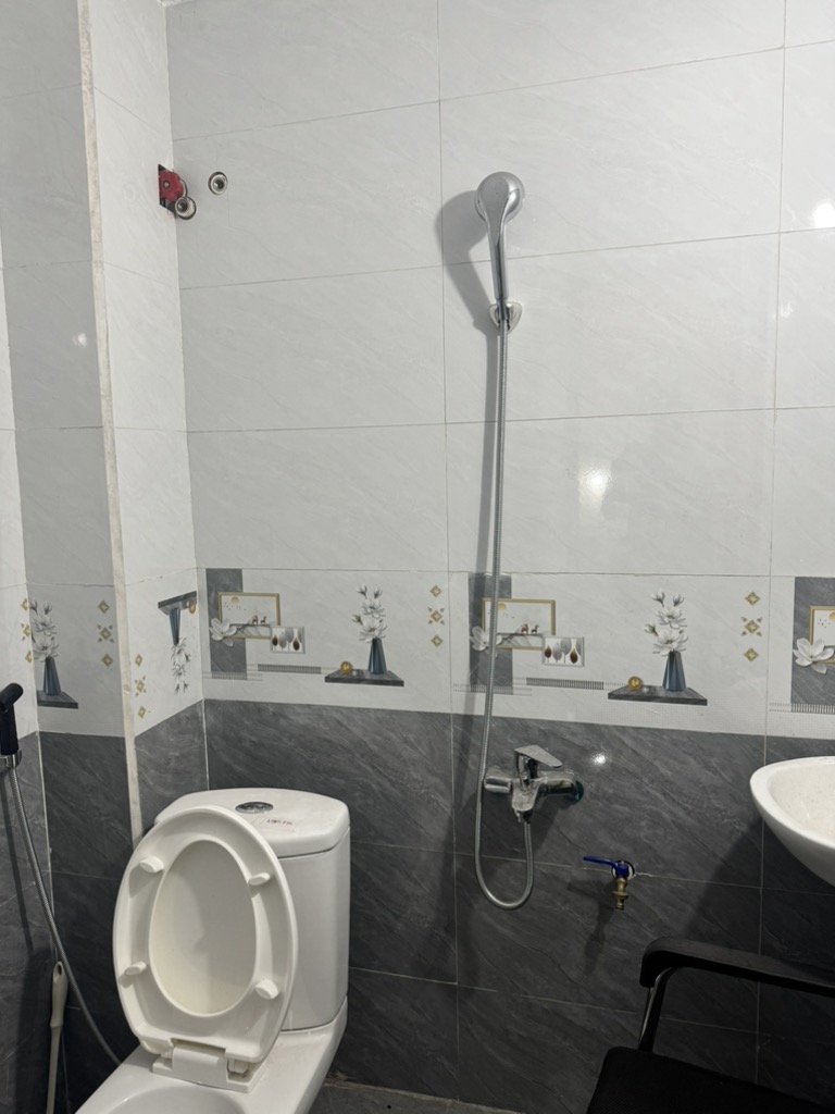 Bán nhà Vĩnh Hưng - diện tích 100m2 2 tầng - ngõ thông xe hơi - giá 9,8 tỷ