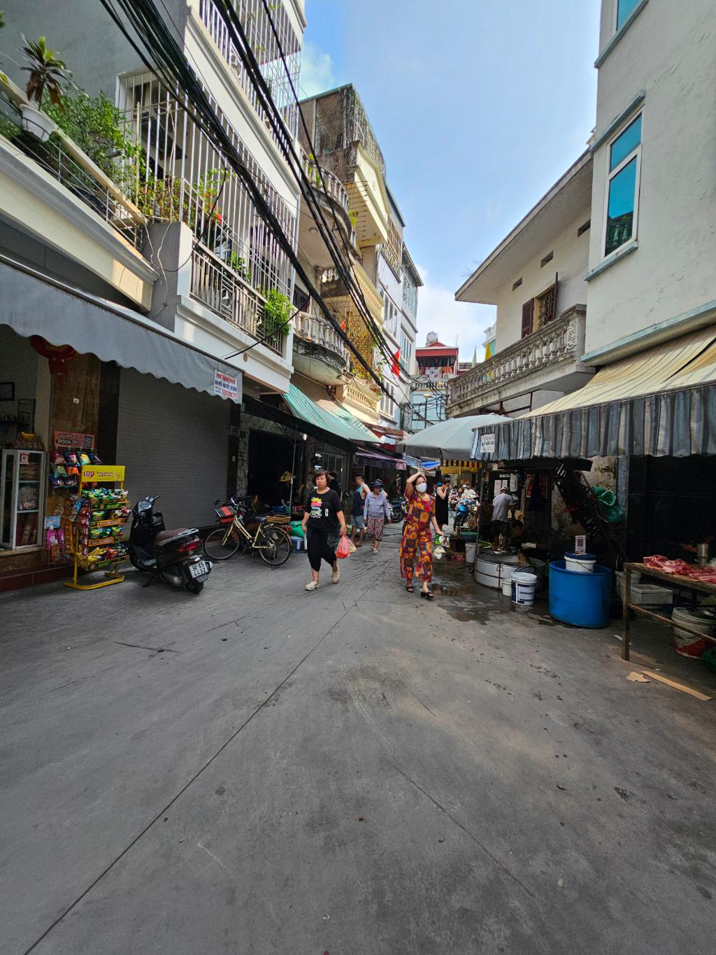 Bán nhà Ngõ Đình Đông - diện tích 34m2 3 tầng - LÔ GÓC HAI MẶT NGÕ THÔNG KINH DOANH - giá 7 tỷ