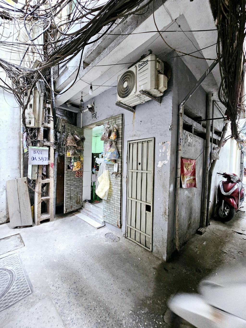 Bán nhà Ngõ Đình Đông - diện tích 34m2 3 tầng - LÔ GÓC HAI MẶT NGÕ THÔNG KINH DOANH - giá 7 tỷ