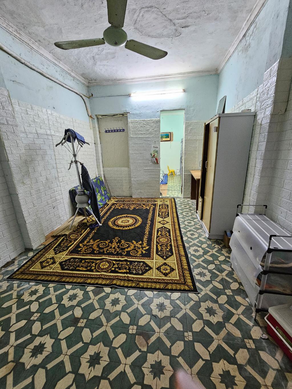 Bán nhà Ngõ Đình Đông - diện tích 34m2 3 tầng - LÔ GÓC HAI MẶT NGÕ THÔNG KINH DOANH - giá 7 tỷ