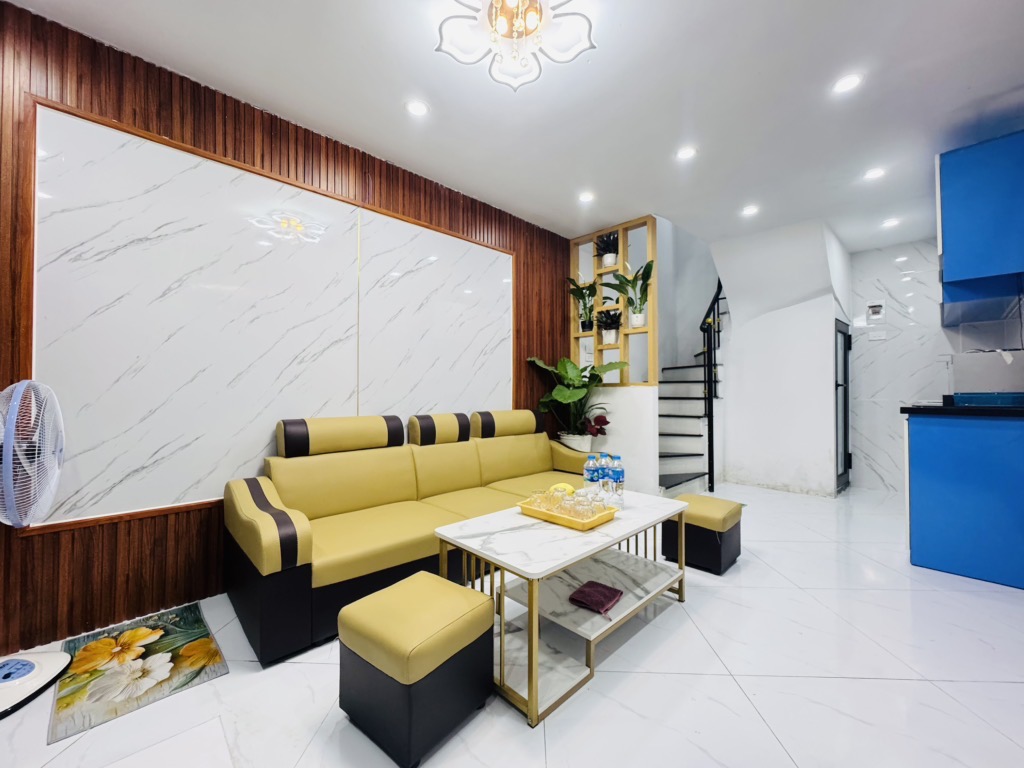 Bán nhà Bạch Mai giá hơn 5 tỷ - 20m2 5 tầng - 4 ngủ - gần ô tô đỗ