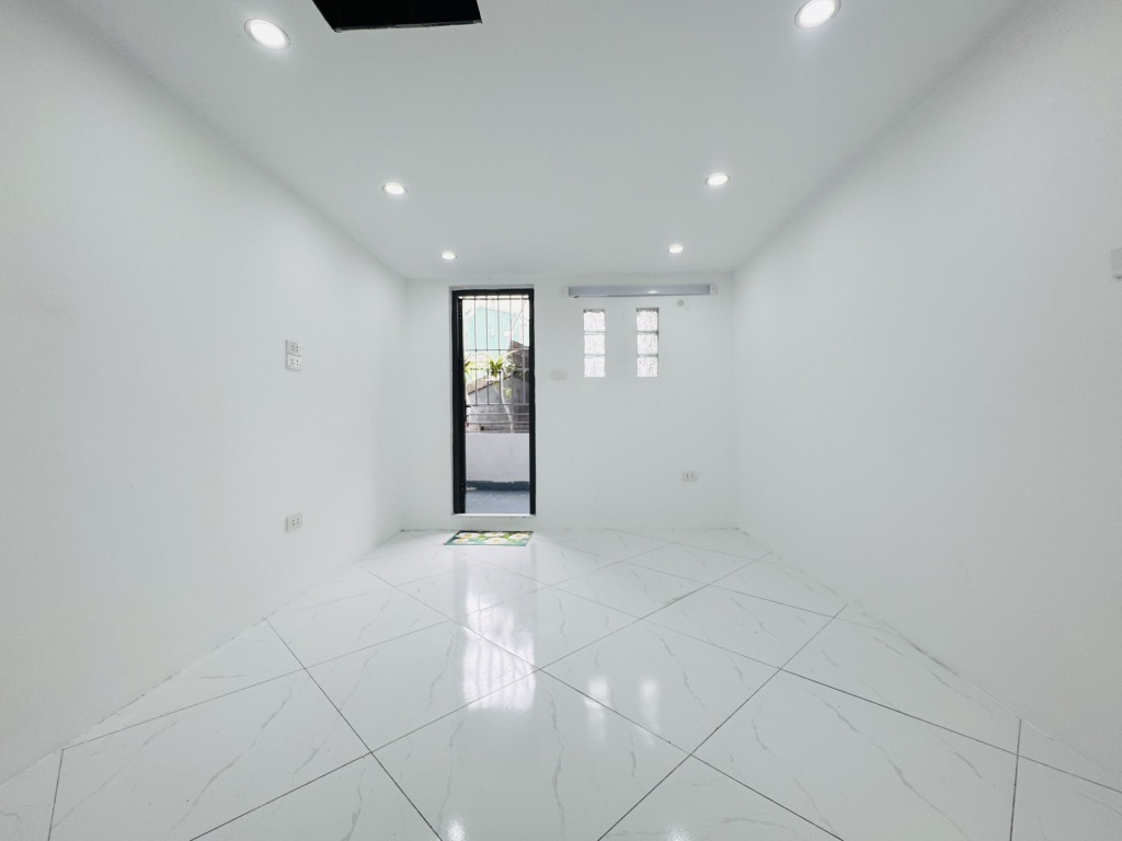 Bán nhà Bạch Mai giá hơn 5 tỷ - 20m2 5 tầng - 4 ngủ - gần ô tô đỗ