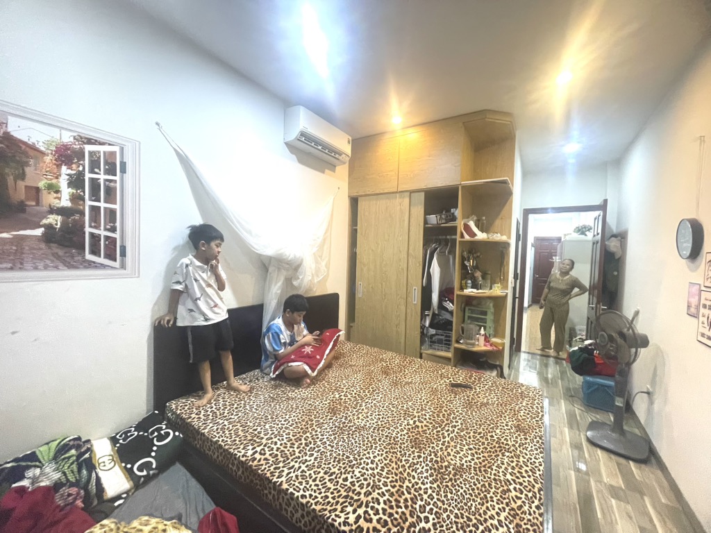 Bán nhà Định Công Thượng - diện tích 70m2 4 tầng - Nhà đẹp ở luôn - giá 6,9 tỷ