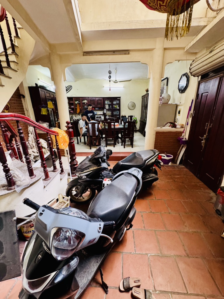 Bán nhà Kim Ngưu - diện tích 74m2 3 tầng - Gần ô tô - giá 13,6 tỷ