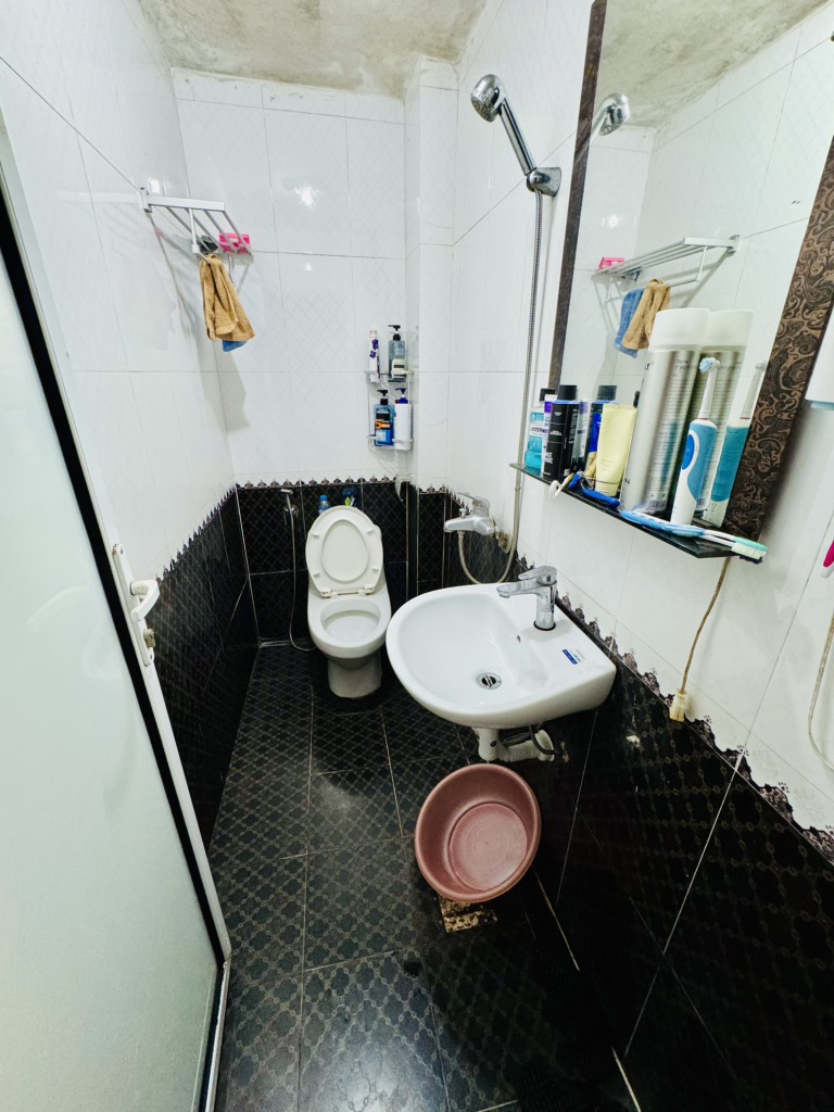 Bán nhà Kim Ngưu - diện tích 74m2 3 tầng - Gần ô tô - giá 13,6 tỷ