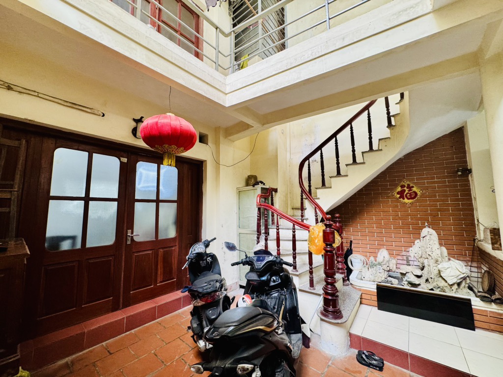 Bán nhà Kim Ngưu - diện tích 74m2 3 tầng - Gần ô tô - giá 13,6 tỷ