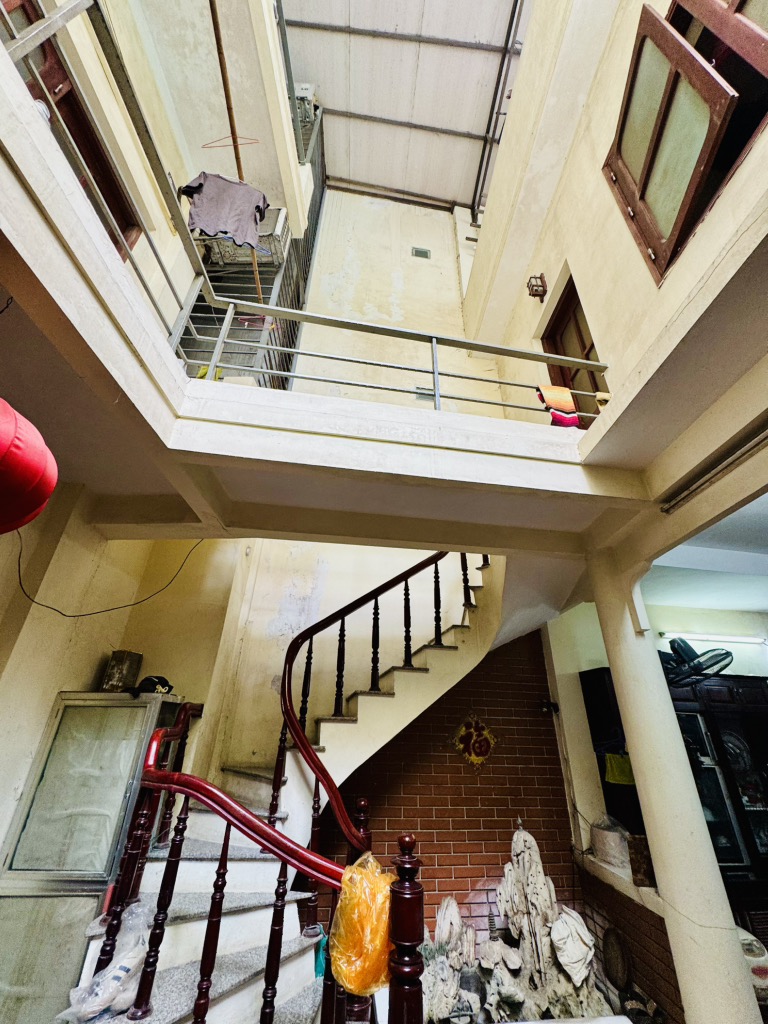 Bán nhà Kim Ngưu - diện tích 74m2 3 tầng - Gần ô tô - giá 13,6 tỷ