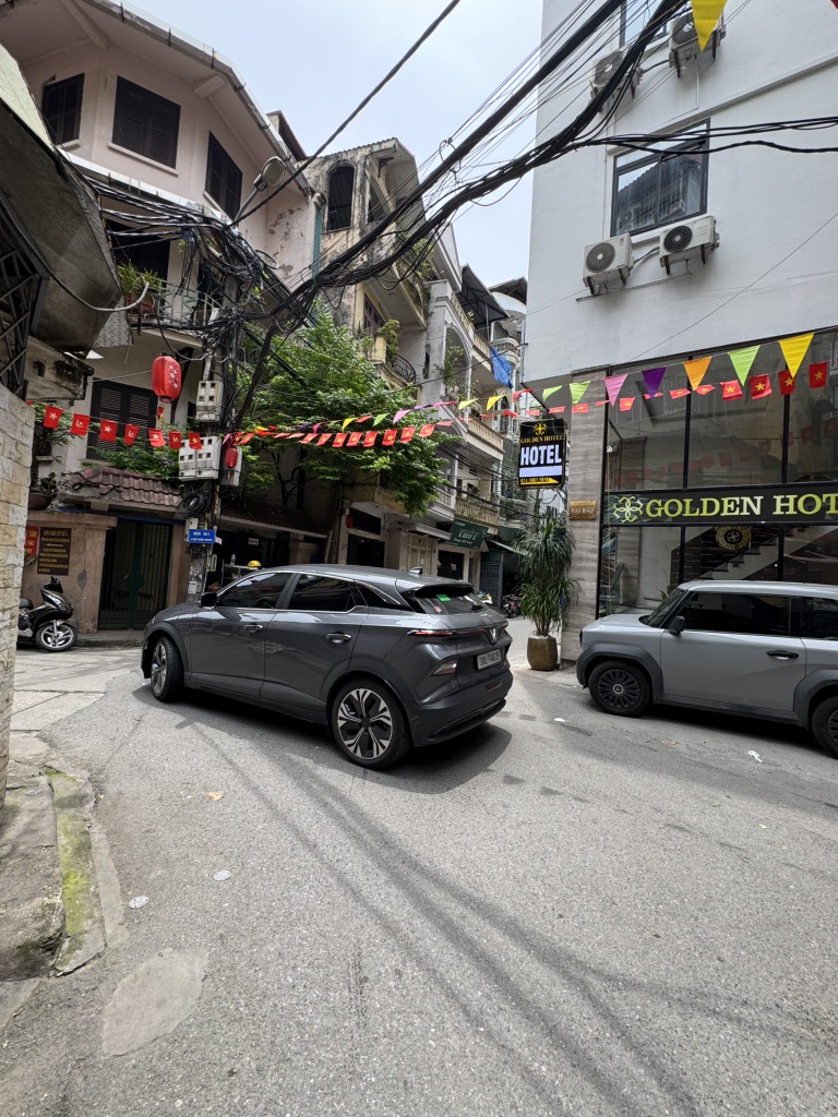 Bán nhà Kim Ngưu - diện tích 74m2 3 tầng - Gần ô tô - giá 13,6 tỷ