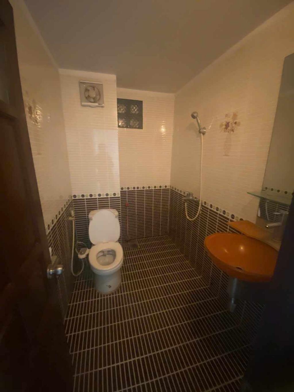 Bán nhà Nguyễn Trãi - diện tích 60m2 5 tầng - Ô tô tải phóng - giá 15 tỷ