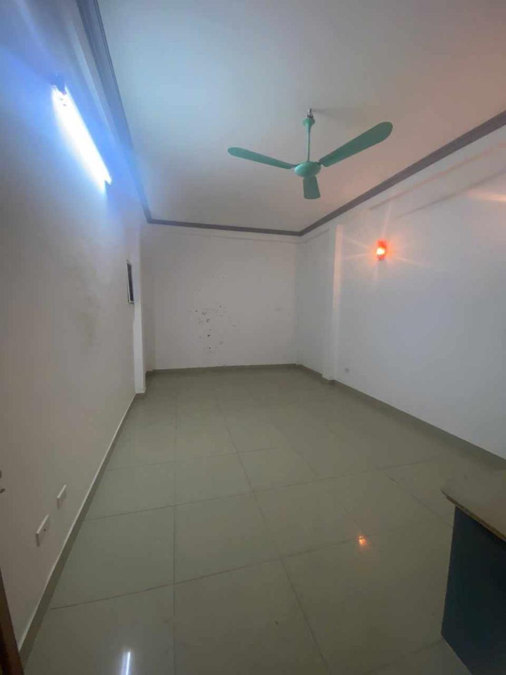 Bán nhà Nguyễn Trãi - diện tích 60m2 5 tầng - Ô tô tải phóng - giá 15 tỷ