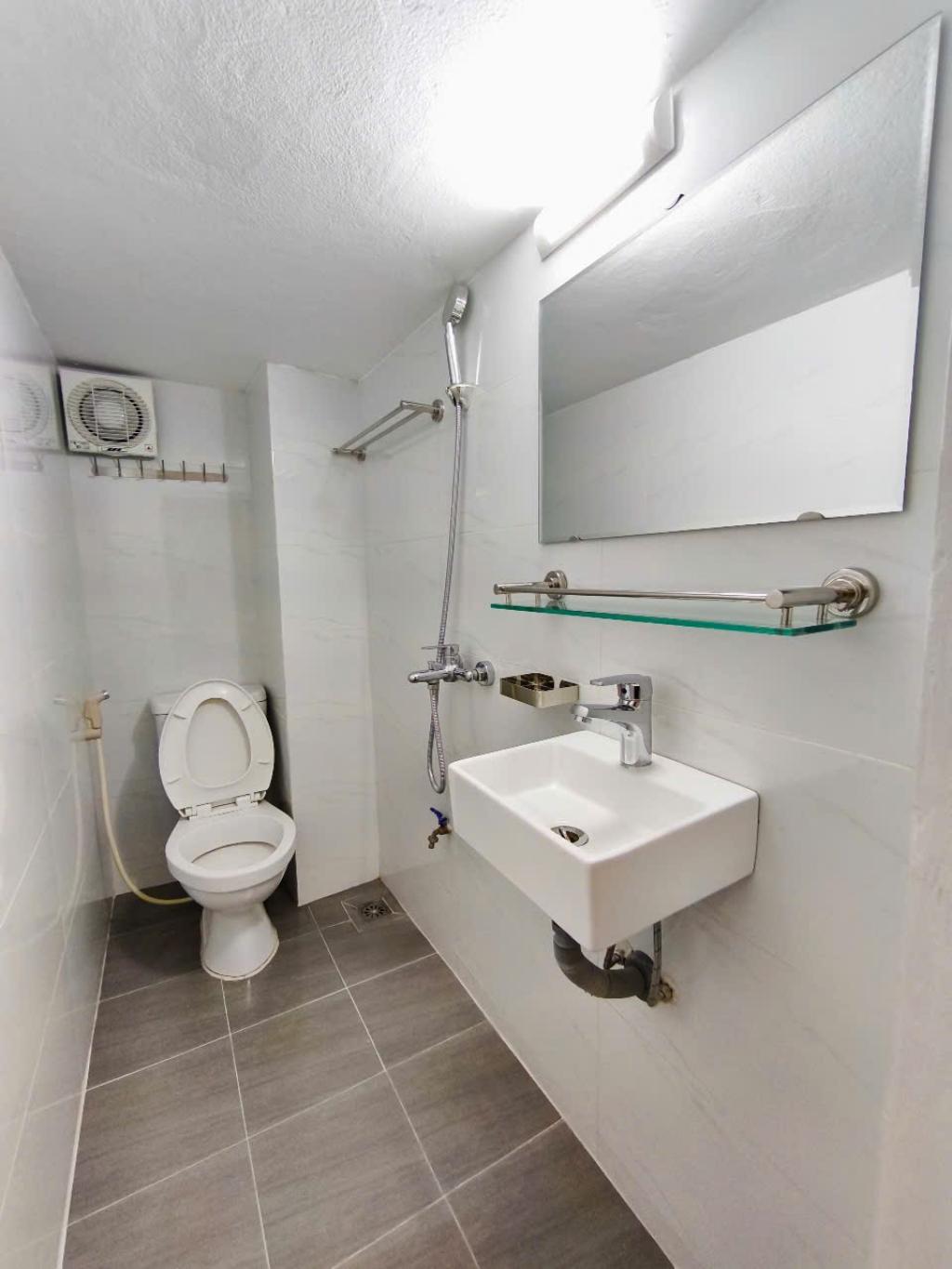 Bán nhà  Bạch Đằng giá hơn 5 tỷ - 26m2  3 tầng - đầy đủ công năng, gần ô tô đỗ