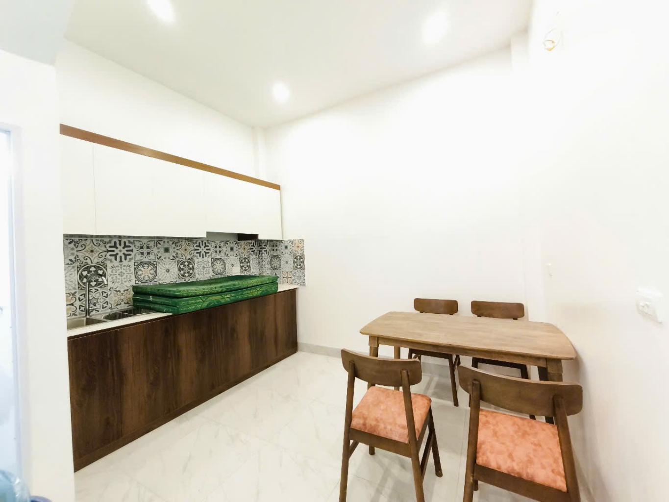 Bán nhà  Bạch Đằng giá hơn 5 tỷ - 26m2  3 tầng - đầy đủ công năng, gần ô tô đỗ