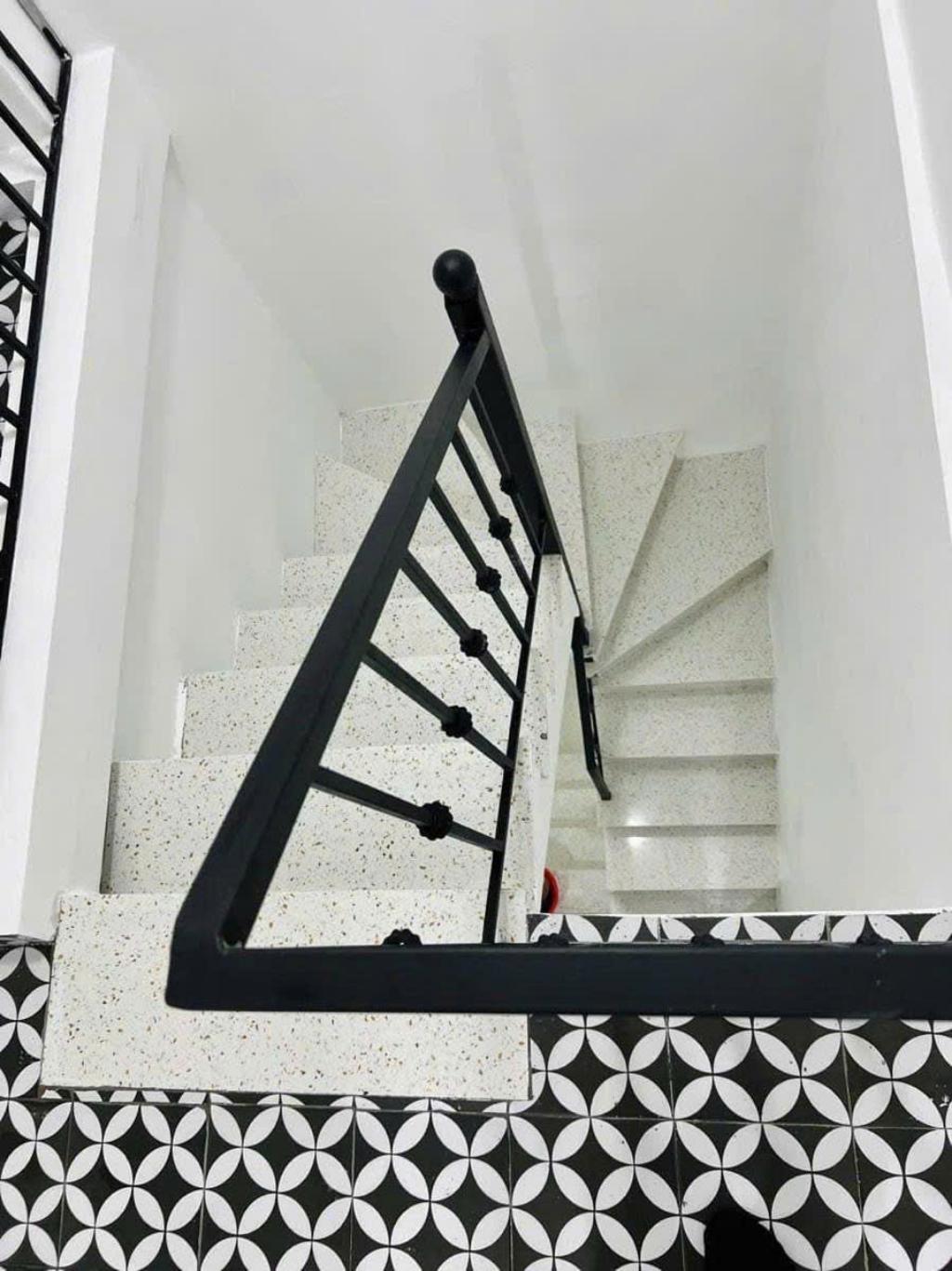 Bán nhà Thái Hà giá nhỉnh 5 tỷ - 4 tầng - lô góc sáng thoáng khu vực hiếm nhà bán