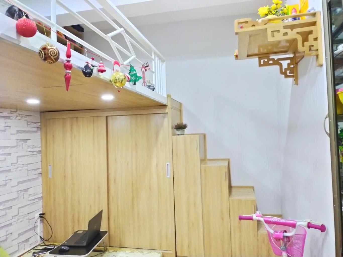 Bán nhà D5 Minh Khai (phố 8/3) giá hơn 2 tỷ -  gần mặt đường phố - sổ đỏ chính chủ