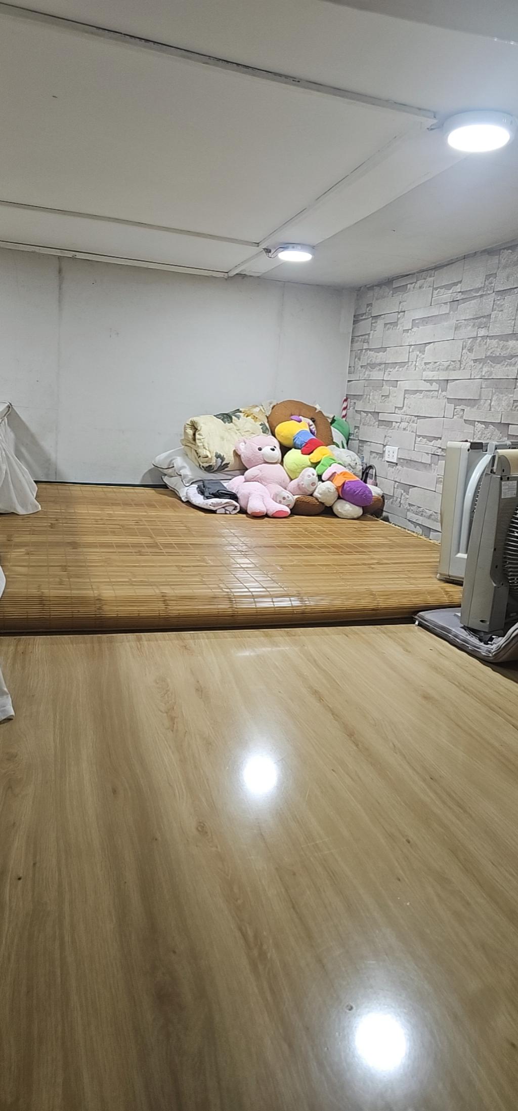 Bán nhà D5 Minh Khai (phố 8/3) giá hơn 2 tỷ -  gần mặt đường phố - sổ đỏ chính chủ