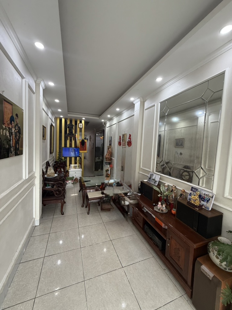 Bán nhà Kim Ngưu - diện tích 40.5m2 4 tầng - Mặt phố kinh doanh sầm uất - giá 15,8 tỷ