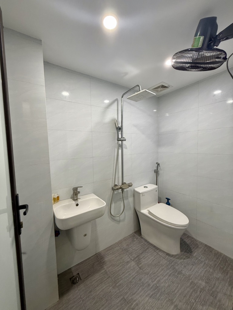 Bán nhà Kim Ngưu - diện tích 40.5m2 4 tầng - Mặt phố kinh doanh sầm uất - giá 15,8 tỷ