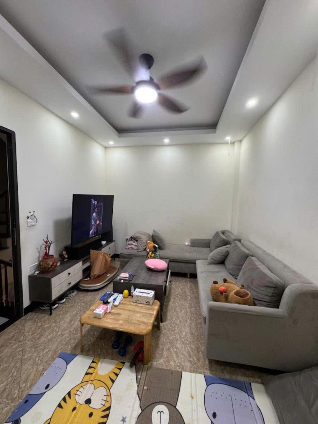 Bán nhà Khâm Thiên nhỉnh 6 tỷ - 25m2 5 tầng - lô góc thoáng đẹp - gần ô tô