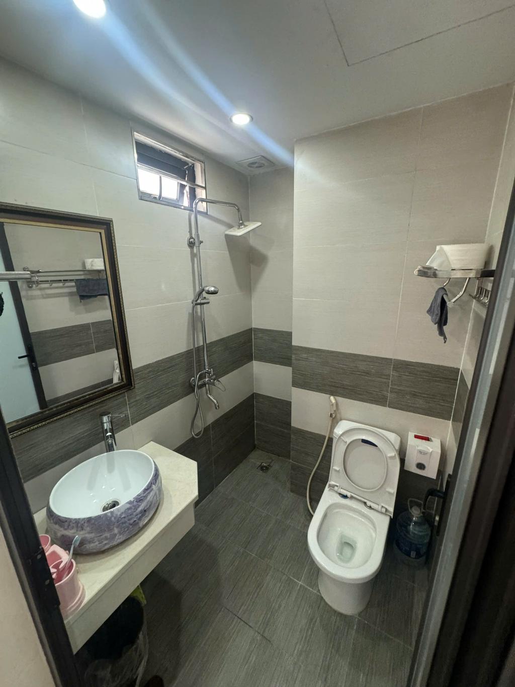 Bán nhà Khâm Thiên nhỉnh 6 tỷ - 25m2 5 tầng - lô góc thoáng đẹp - gần ô tô