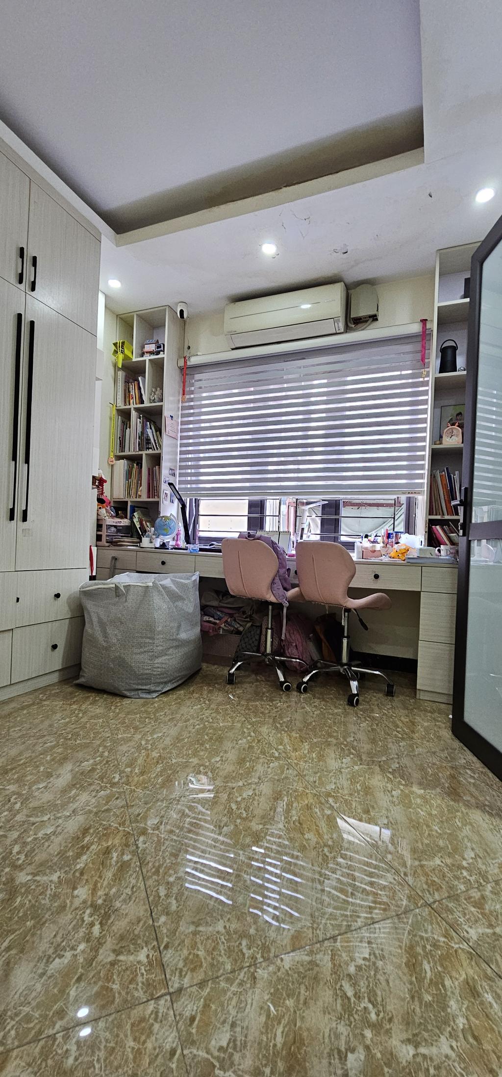 Bán nhà Khâm Thiên nhỉnh 6 tỷ - 25m2 5 tầng - lô góc thoáng đẹp - gần ô tô