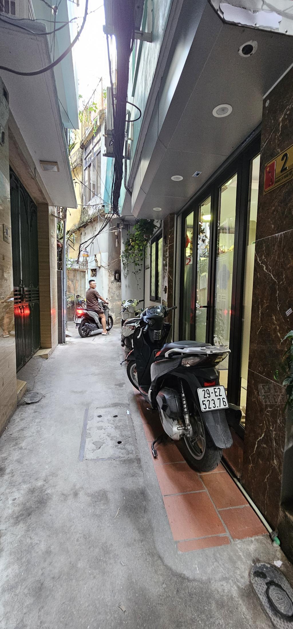 Bán nhà Khâm Thiên nhỉnh 6 tỷ - 25m2 5 tầng - lô góc thoáng đẹp - gần ô tô