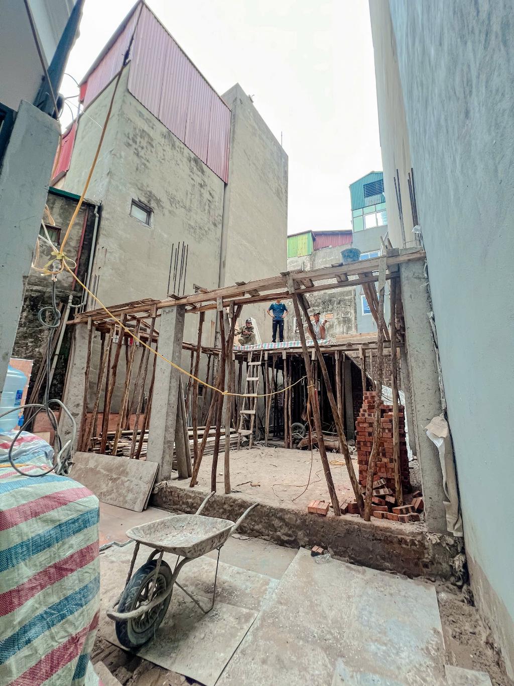 Bán nhà Đê Trần Khát Chân - diện tích 84.5m2 6 tầng - Thang máy - giá 18,5 tỷ