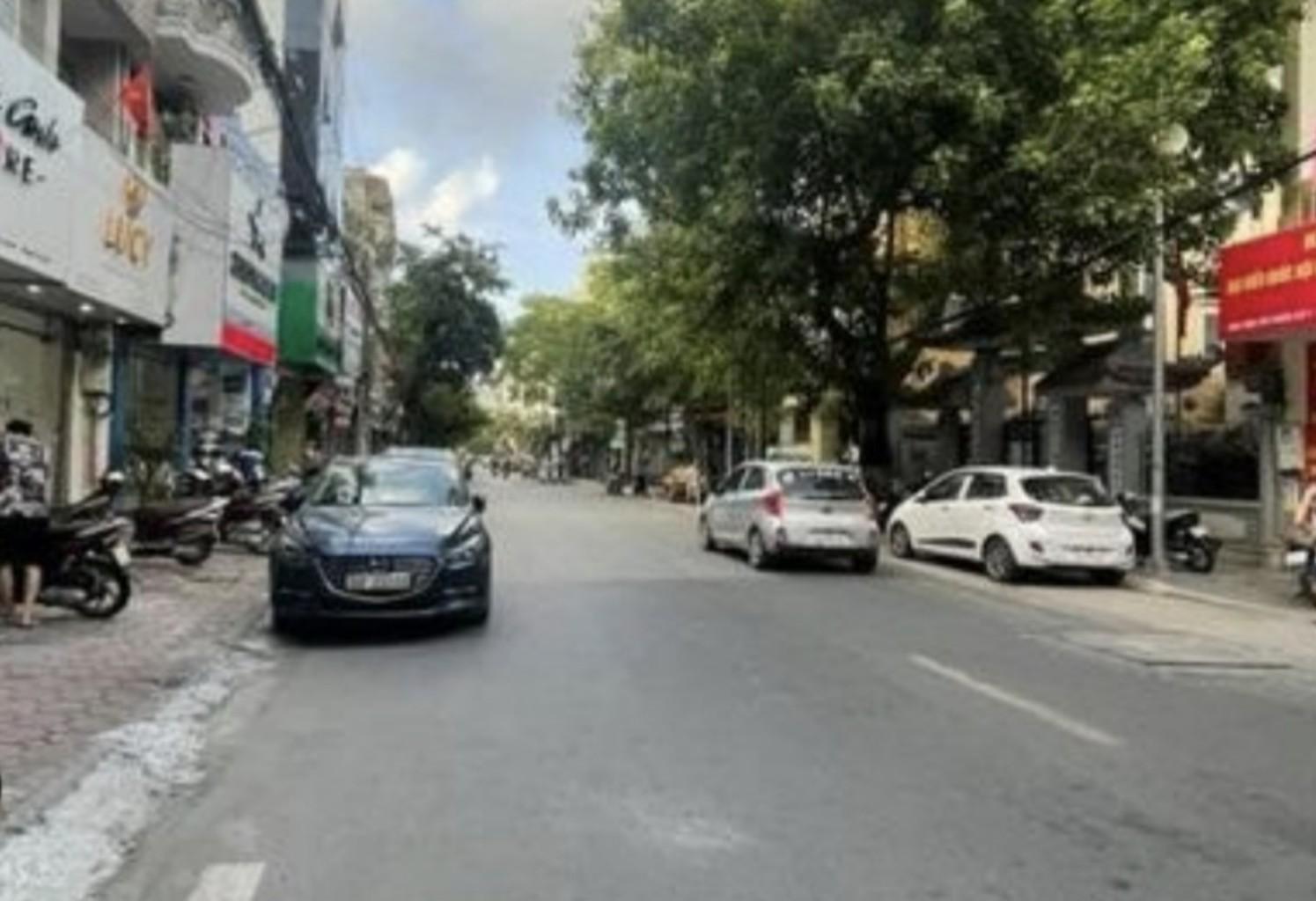 Bán nhà Phố Vọng - diện tích 68m2 7 tầng - Ô TÔ ĐỖ CỔNG - giá 22,5 tỷ