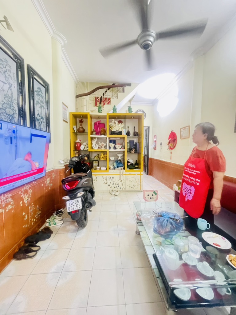 Bán nhà Văn Chương - diện tích 46m2 4 tầng - Mặt phố, vỉa hè kinh doanh sầm uất - giá 19,9 tỷ