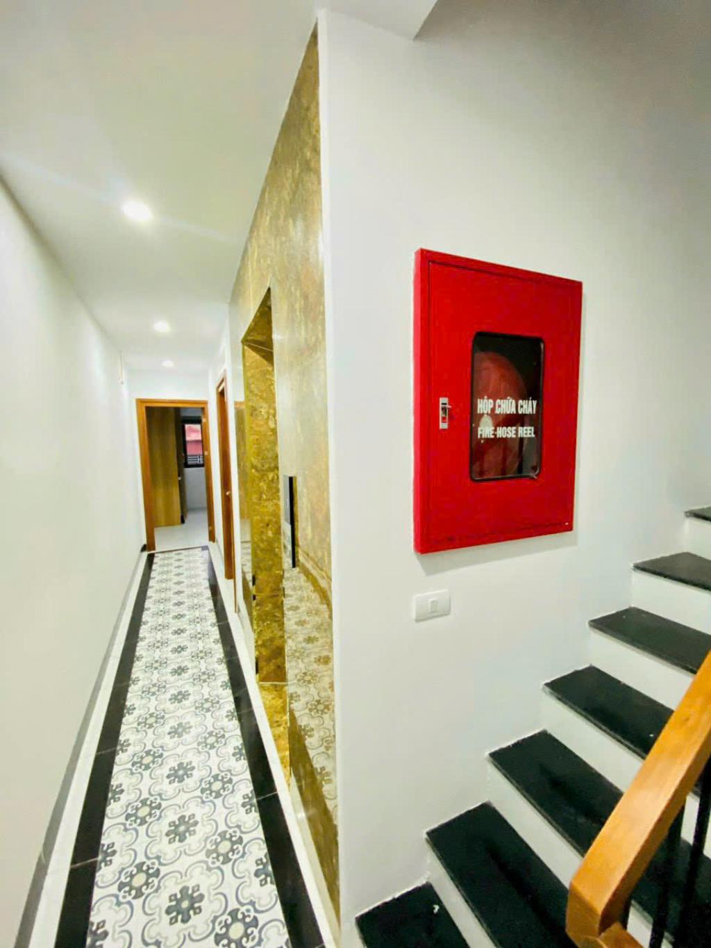 Bán nhà Đê Tô Hoàng - diện tích 60.2m2 7 tầng - Thang máy - giá 18 tỷ