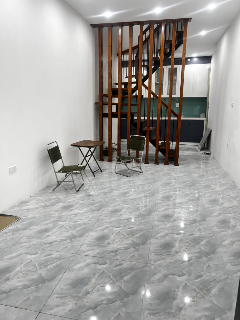 Bán nhà Bạch Mai giá nhỉnh 5 tỷ - 27m2  3 tầng - mặt tiền 3.4m - 2PN, gần ô tô đỗ
