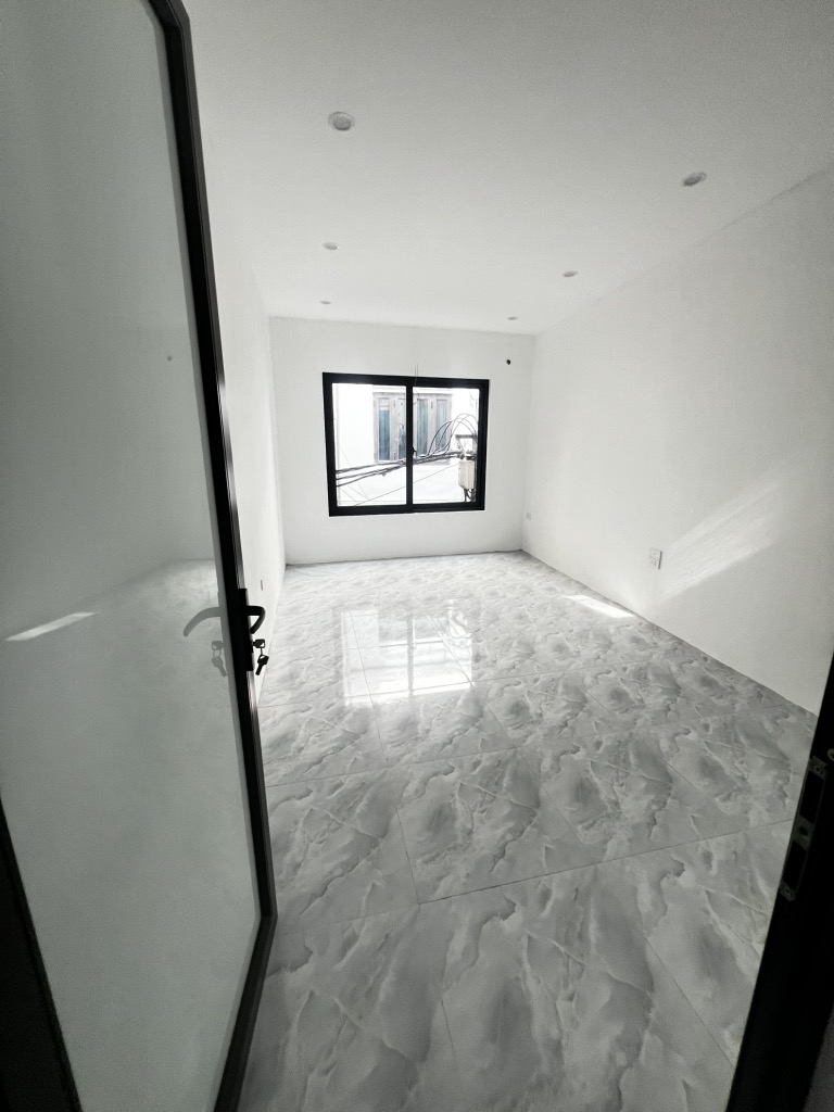Bán nhà Bạch Mai giá nhỉnh 5 tỷ - 27m2  3 tầng - mặt tiền 3.4m - 2PN, gần ô tô đỗ