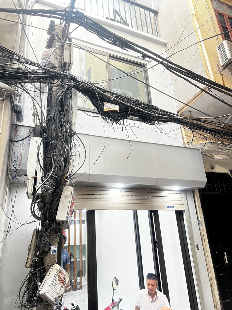 Bán nhà Bạch Mai giá nhỉnh 5 tỷ - 27m2  3 tầng - mặt tiền 3.4m - 2PN, gần ô tô đỗ