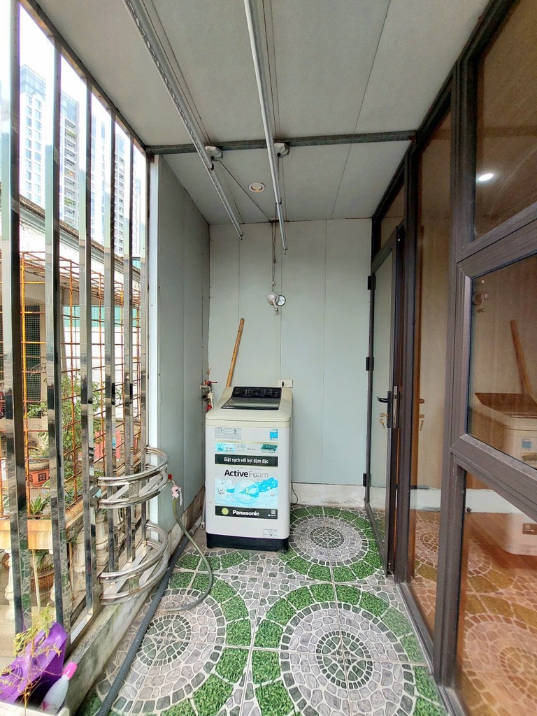 Bán nhà Nguyễn Cao gần 6 tỷ -  5 tầng - ngõ thông kinh doanh , xe 3 gác tránh xe máy thoải mái