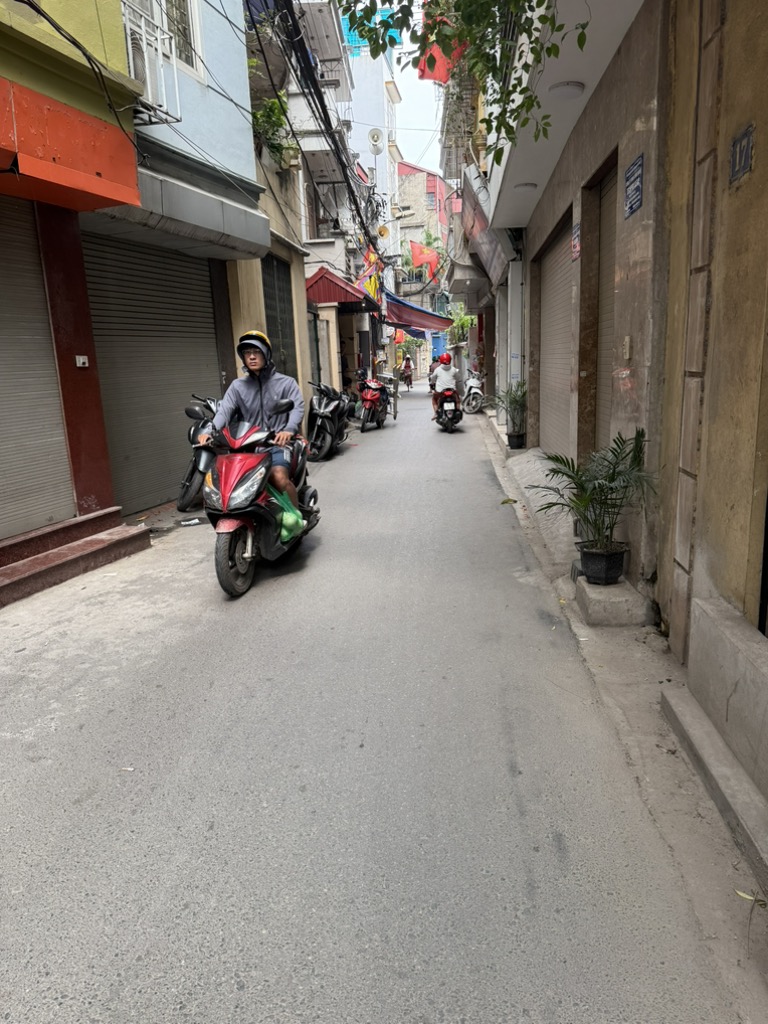 Bán nhà Giải Phóng - diện tích 73m2 3 tầng - ô tô vào nhà - giá 16 tỷ