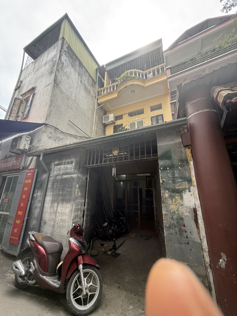 Bán nhà Giải Phóng - diện tích 73m2 3 tầng - ô tô vào nhà - giá 16 tỷ