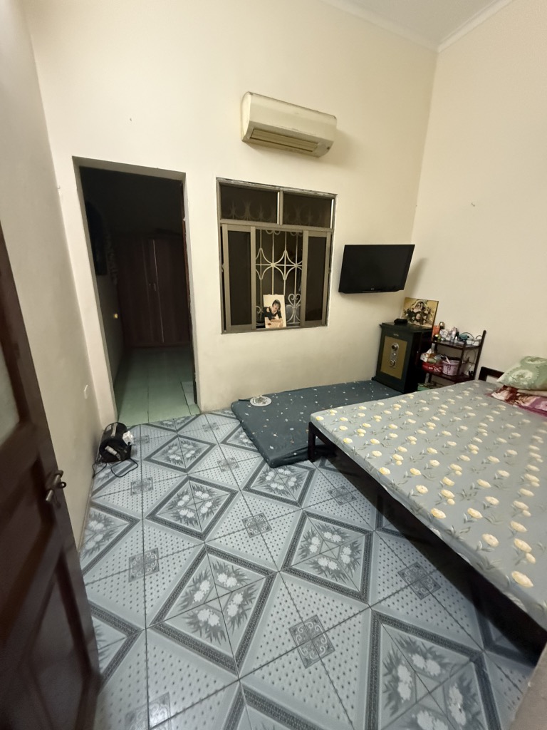 Bán nhà Giải Phóng - diện tích 73m2 3 tầng - ô tô vào nhà - giá 16 tỷ