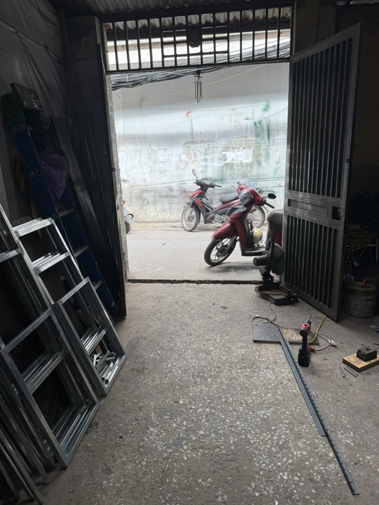 Bán nhà Giải Phóng - diện tích 73m2 3 tầng - ô tô vào nhà - giá 16 tỷ