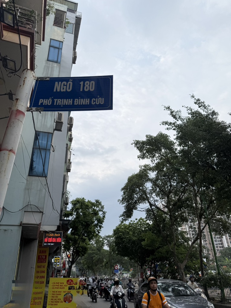 Bán nhà ngõ 180 Trịnh Đình Cửu - 51.7m2 5 tầng - gần mặt phố ô tô tránh - giá 13,5 tỷ