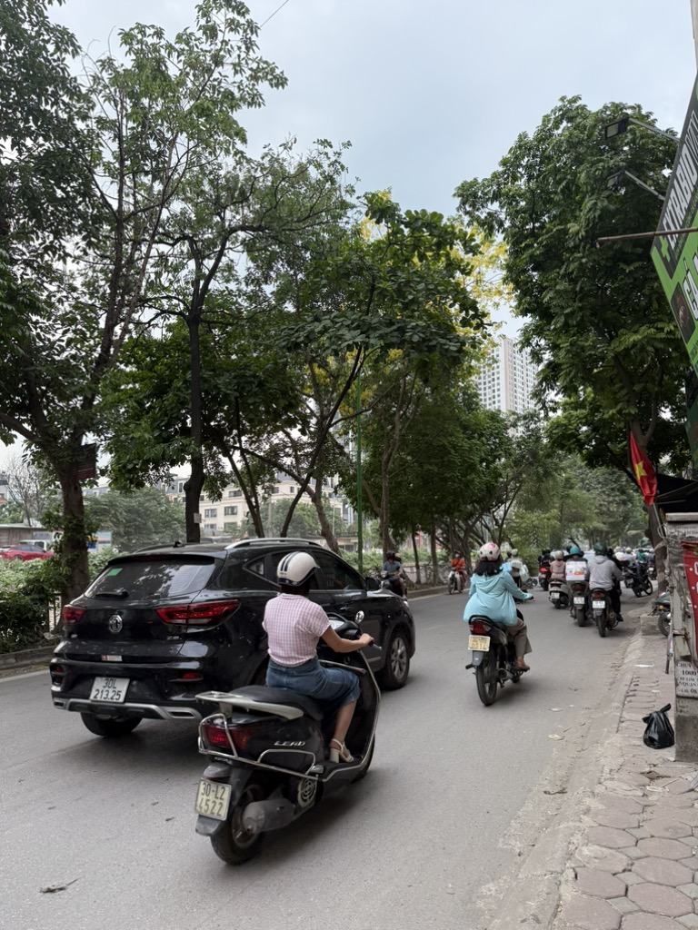 Bán nhà ngõ 180 Trịnh Đình Cửu - 51.7m2 5 tầng - gần mặt phố ô tô tránh - giá 13,5 tỷ