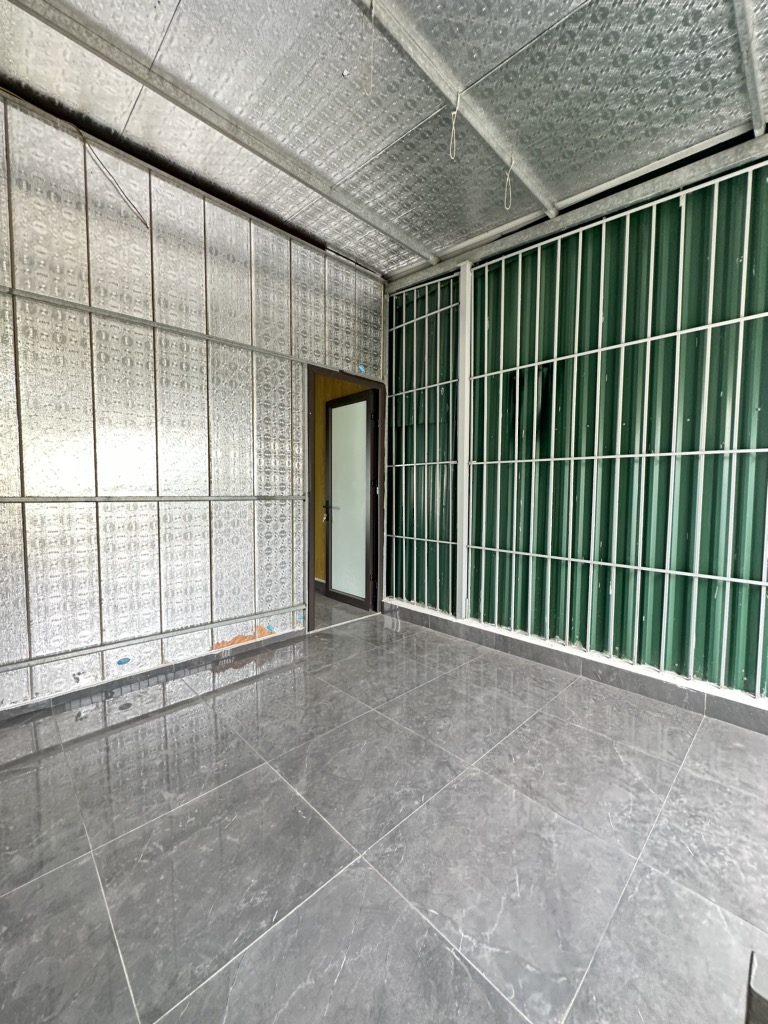 Bán nhà Lĩnh Nam chưa đến 5 tỷ - 20m2 5 tầng - mặt tiền 3.1m , 10m ra mặt ô tô