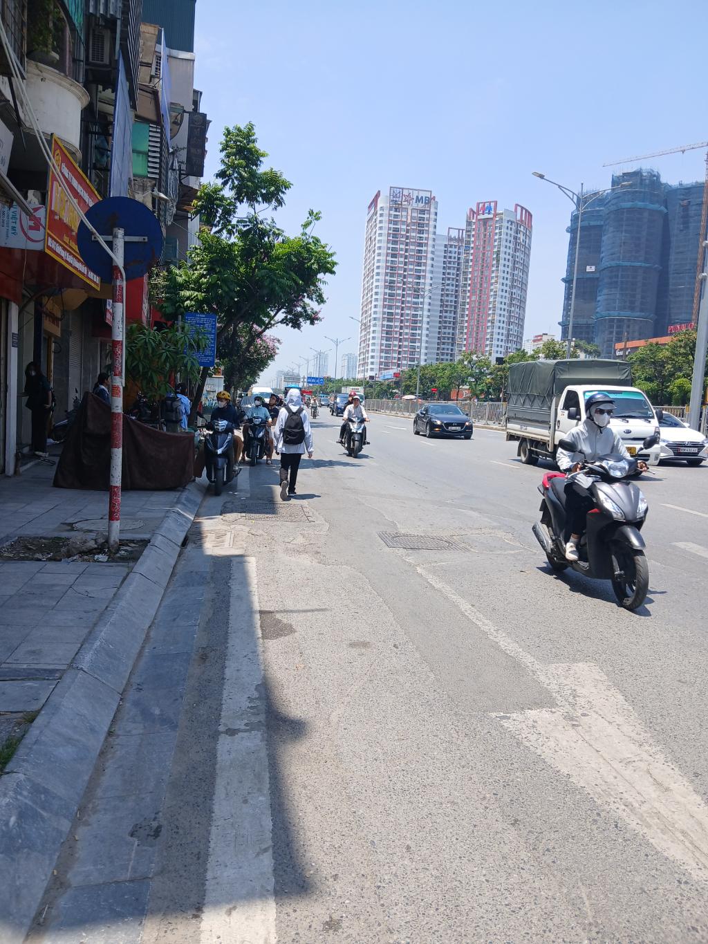 Bán nhà Giải Phóng - diện tích 13,9m2 4 tầng - Nhà 2 mặt phố, lô góc - giá 8,6 tỷ