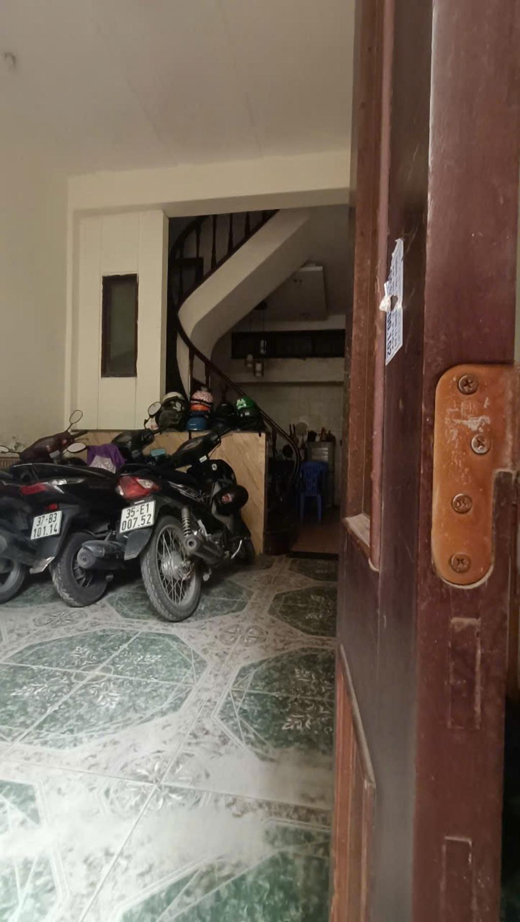 Bán nhà Trung Liệt - diện tích 27.4m2 5 tầng - Nhà mặt phố - giá 9 tỷ