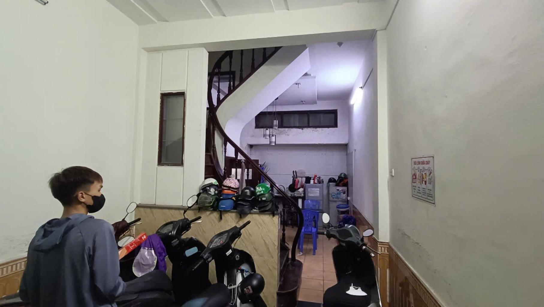 Bán nhà Trung Liệt - diện tích 27.4m2 5 tầng - Nhà mặt phố - giá 9 tỷ