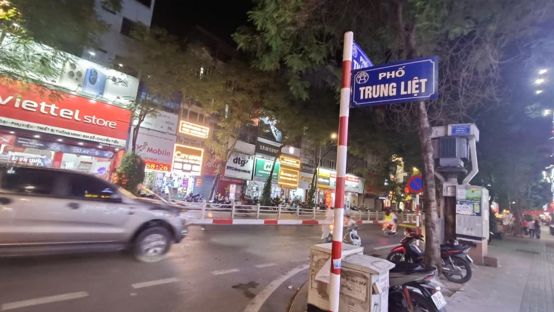 Bán nhà Trung Liệt - diện tích 27.4m2 5 tầng - Nhà mặt phố - giá 9 tỷ