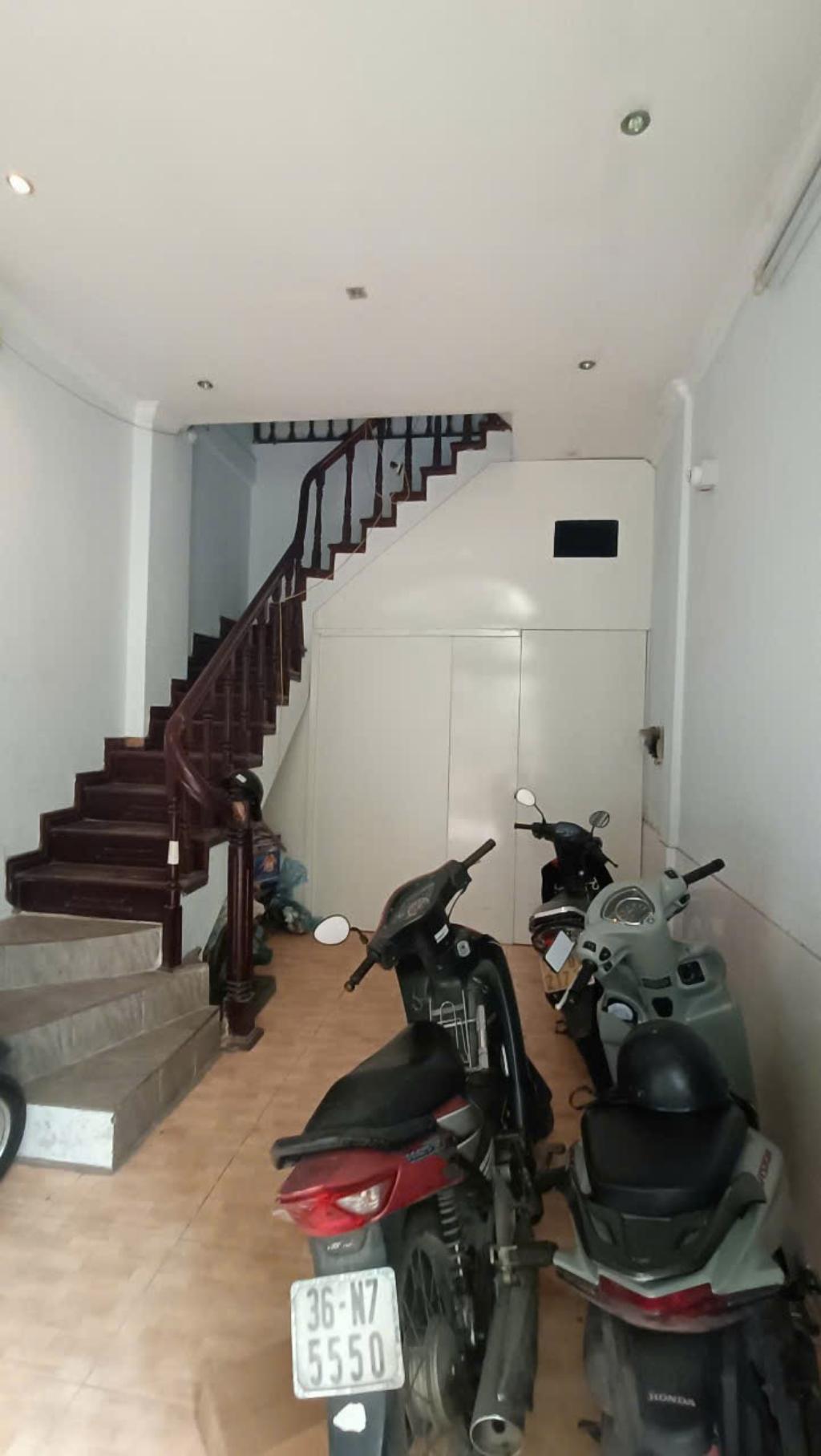 Bán nhà Trung Liệt - diện tích 29m2 5 tầng - mặt phố - giá 10 tỷ